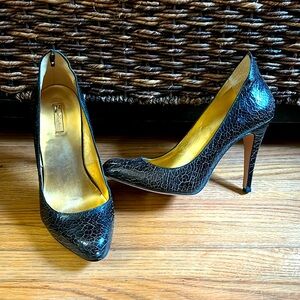 Report Signature Alix Heels